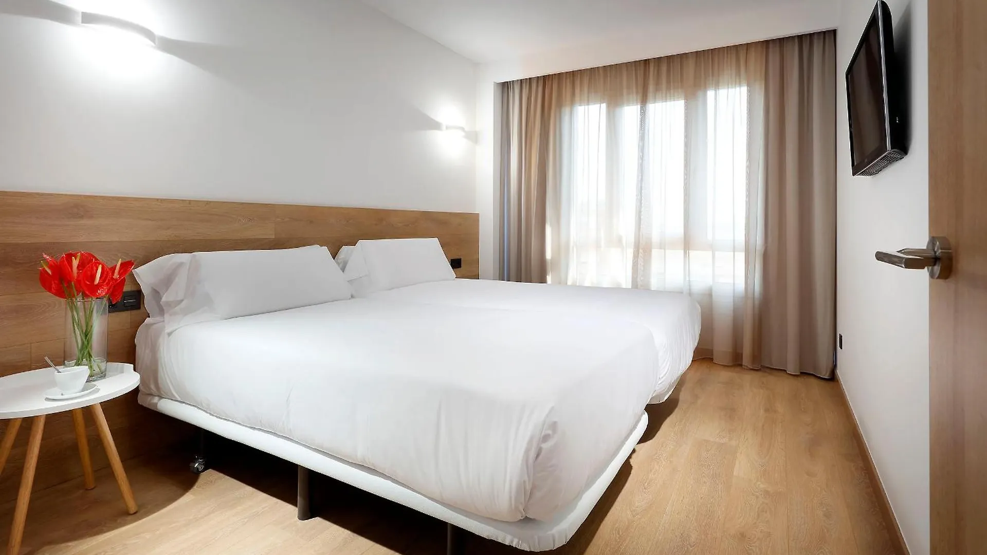 Apartment Apartaments Sb Corona Tortosa Spanien