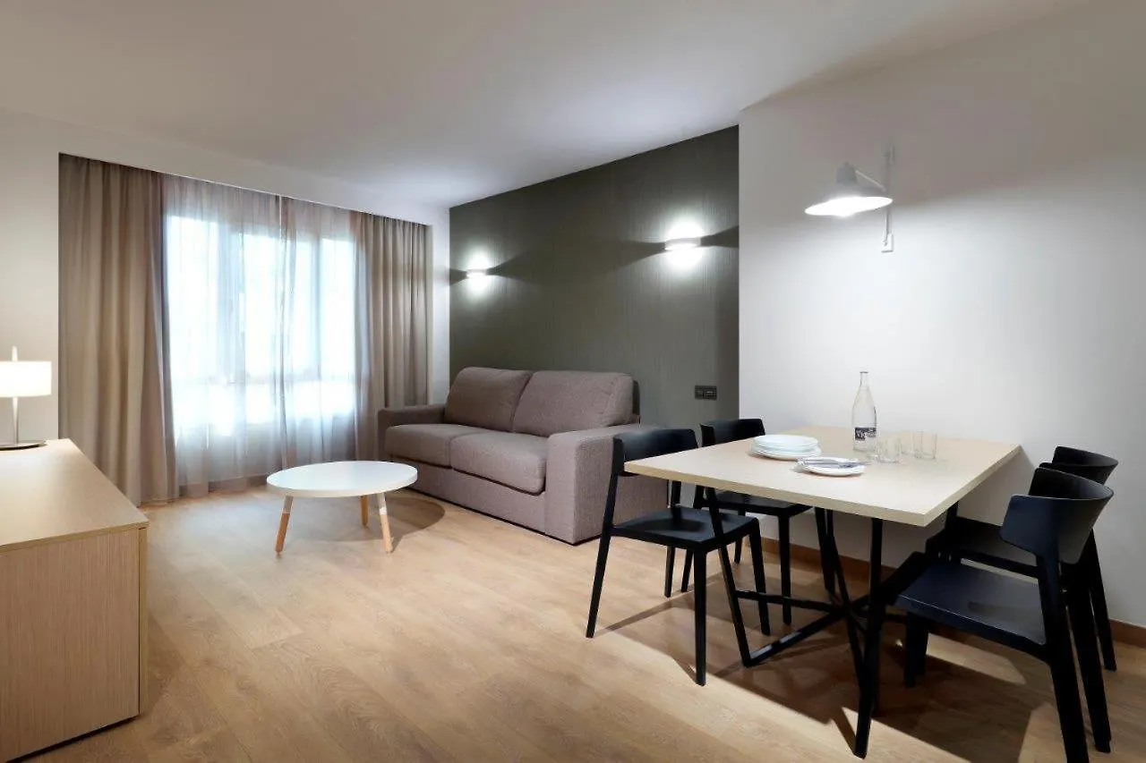 Apartaments Sb Corona Tortosa İspanya